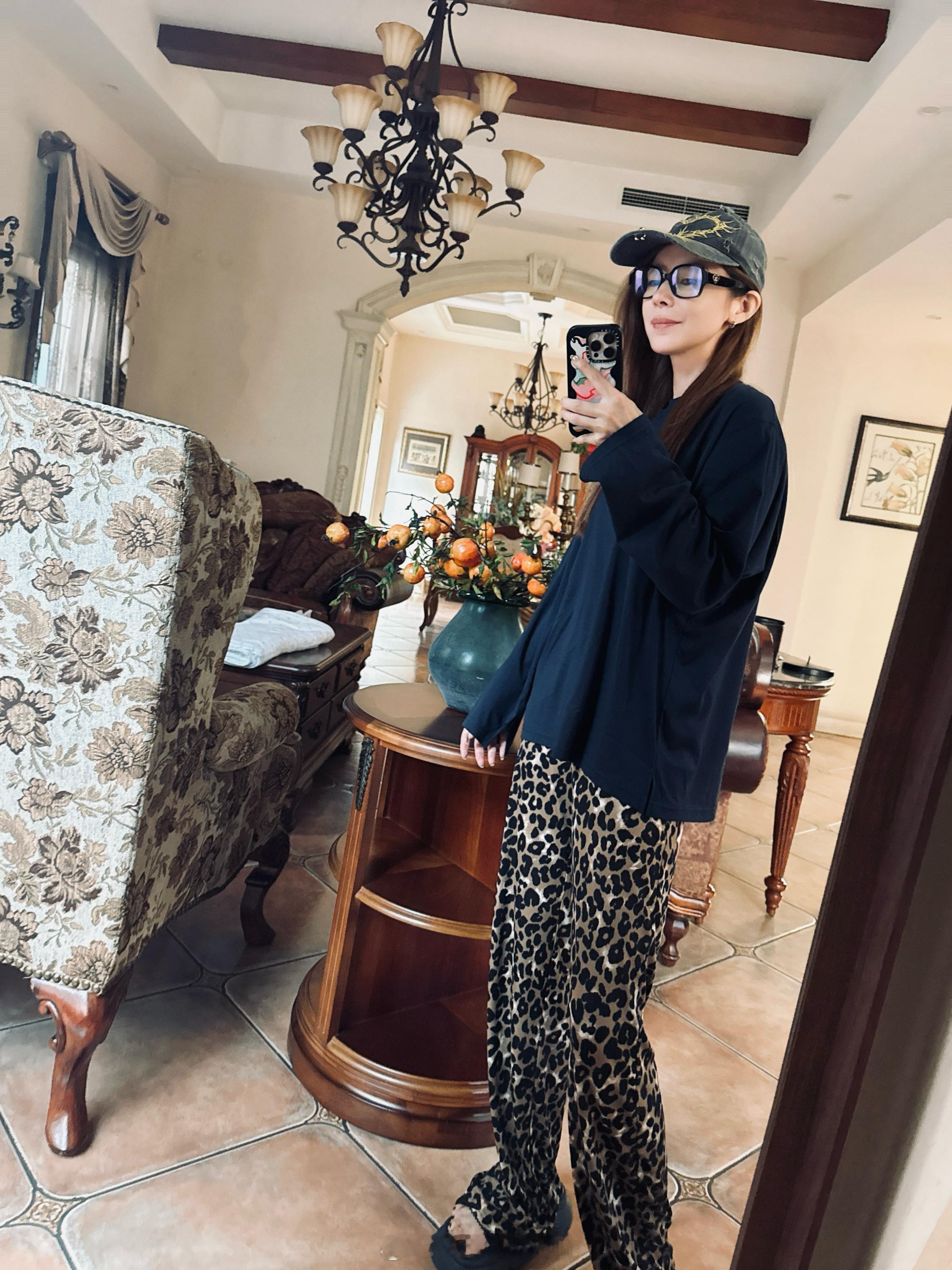 shanghai style，可行？凉拖不冷吧？但这不重要，重要的是，上海有毛毛
