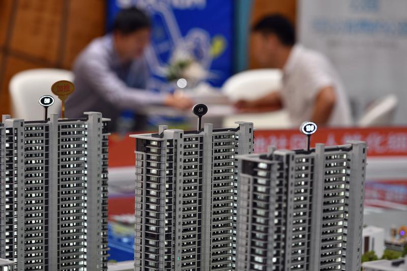 从"炒房热"到"技能立国"，中国发展路径竟与这个欧洲强国不谋而合？

近年来，一