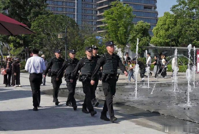 台州藏蓝守护让平安与温暖全程在线 不仅有海上护航，更有陆地守护！椒江公安在这个五