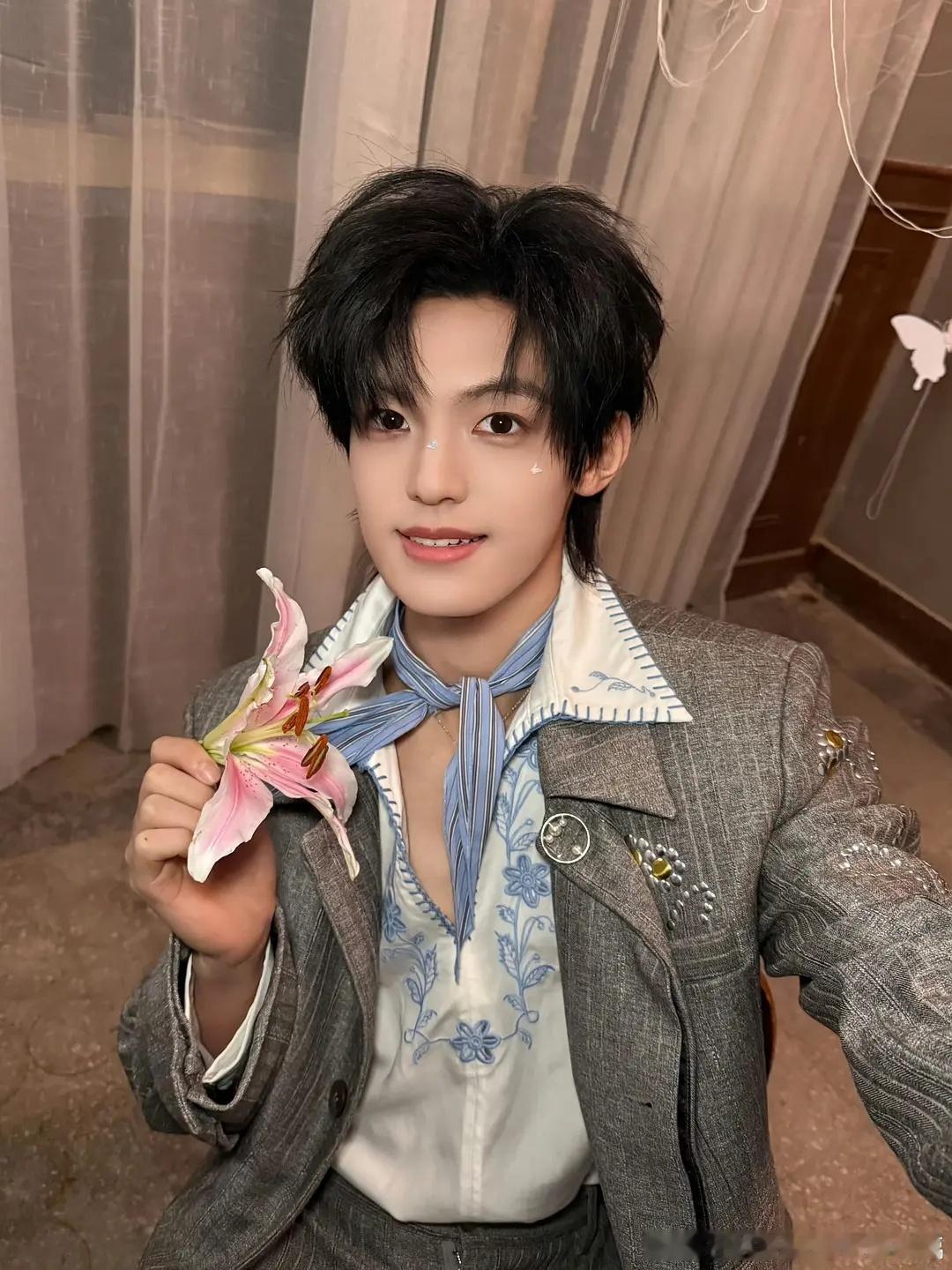 哪个才是真正的张泽禹？？？ 