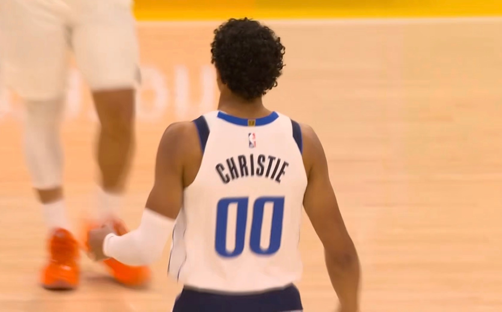 克里斯蒂现在真棒，越来越强了。独行侠vs湖人