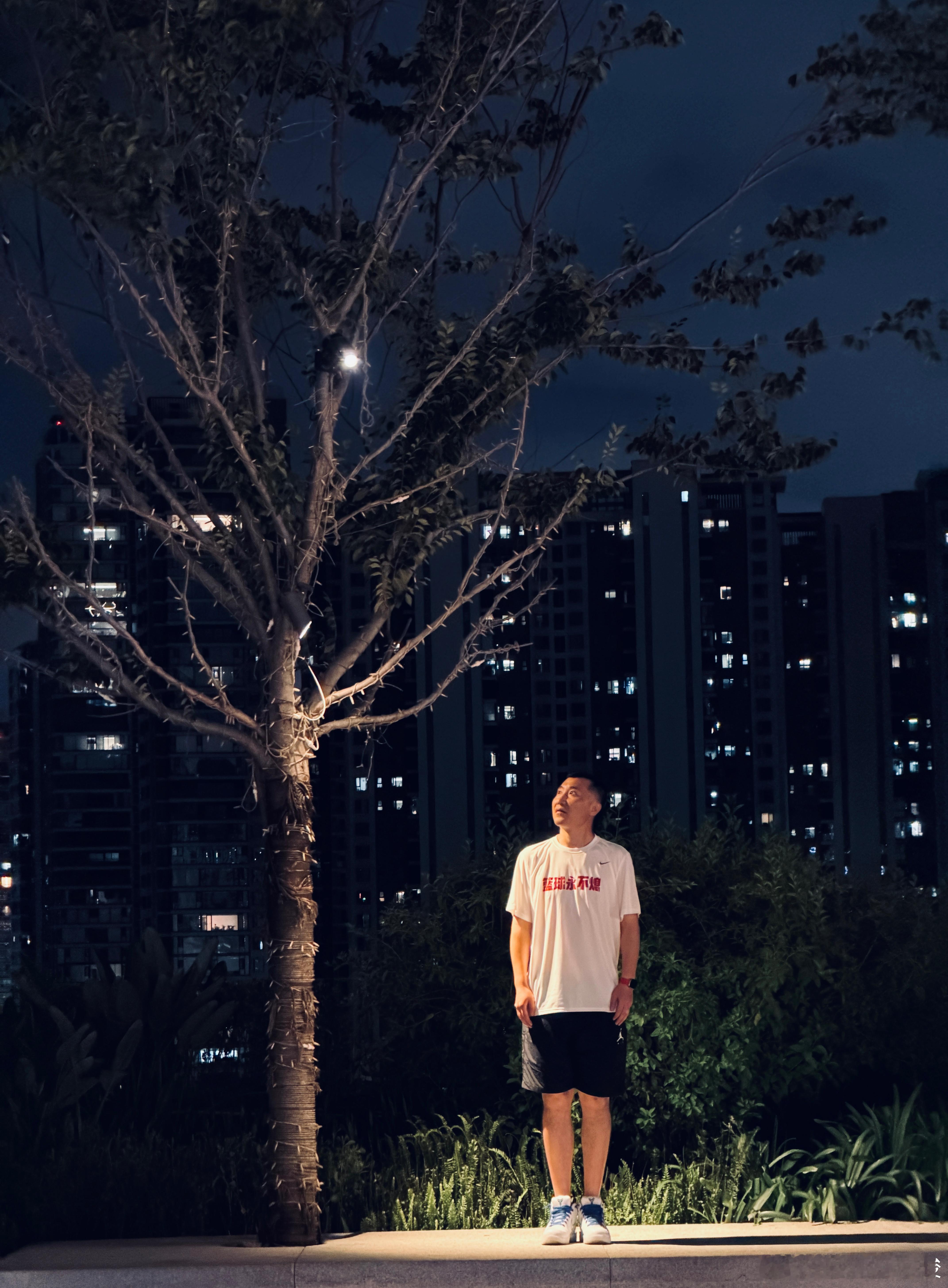 在自己的节奏里，静静发光。好梦~~~ 