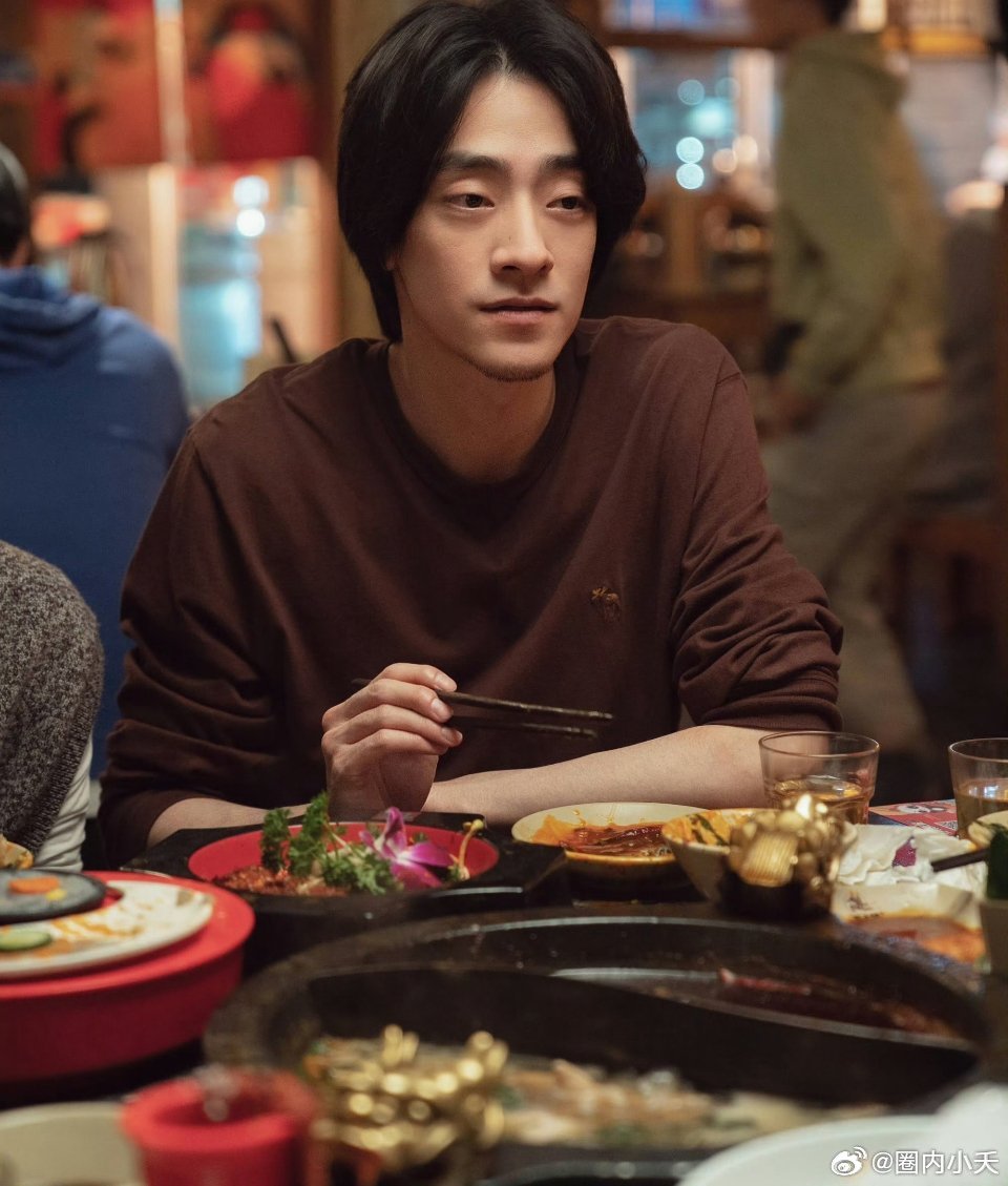 郑云龙曾为背词撞墙  演员就是要敢挑战各种角色，叶凡身上的浮躁焦虑太真实了。从舞