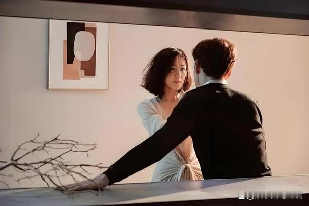 不是女人不想嫁，是男人不娶
恋爱中，男人需要无条件迁就情绪、节日送礼、随叫随到，