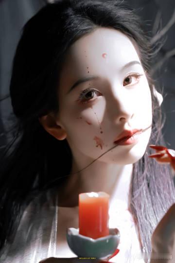 陈都灵雾妄言狐妖大片 原本以为狐妖都是那种艳俗的火红，结果嘟嘟这一身白衣配上雾气