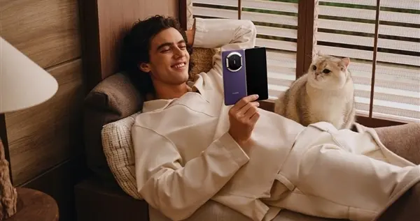 新一代电子茅台来了！华为Mate X7正式开售：12999元起