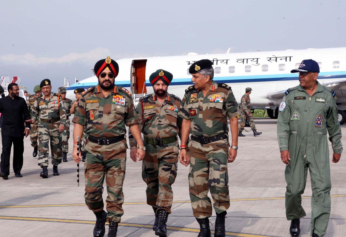 莫迪刚下飞机，巴铁就宣战了！不到24小时，274具尸体，印度盟军被中械军团打崩了