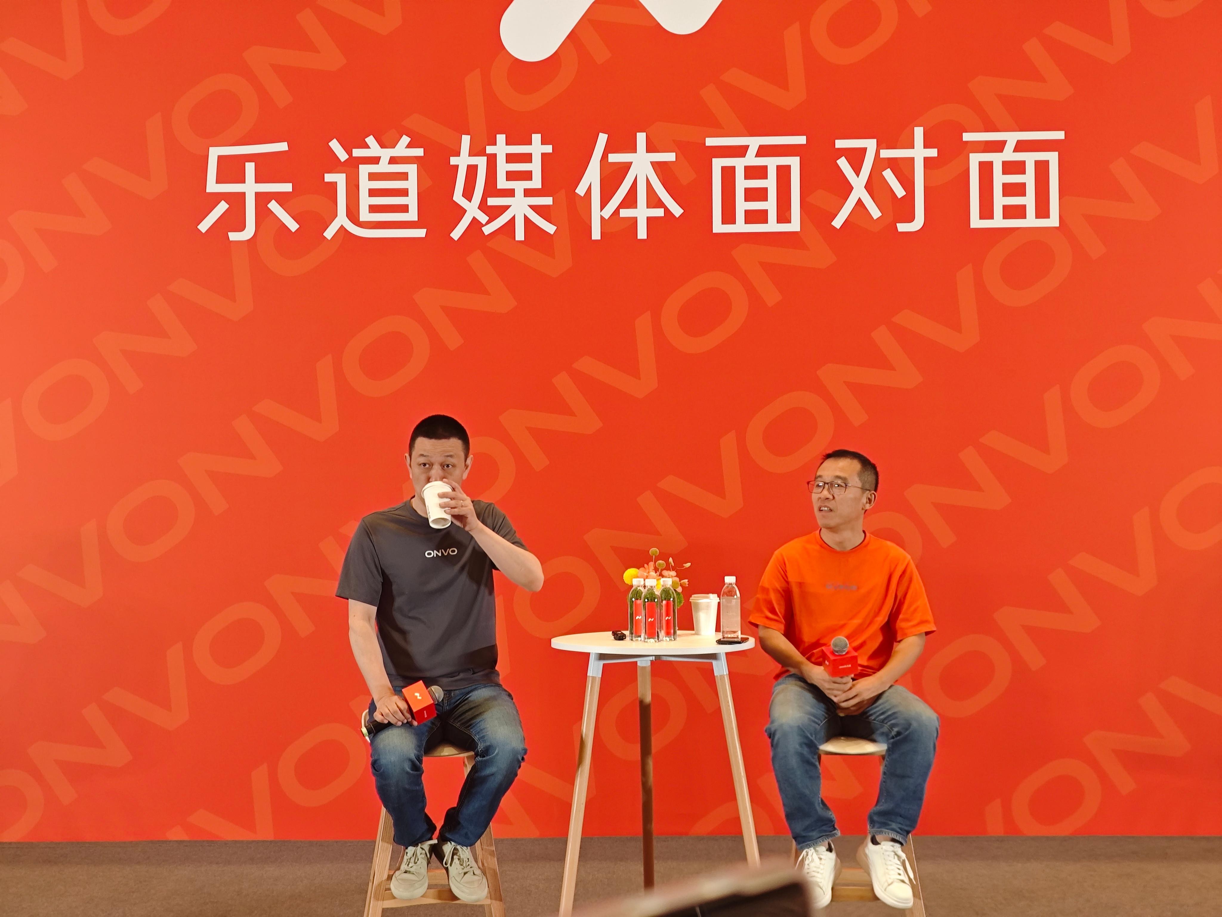 （接上条 ）- 蔚来的愿景一直是清晰的，成为技术与体验领先的用户企业，提供超越期