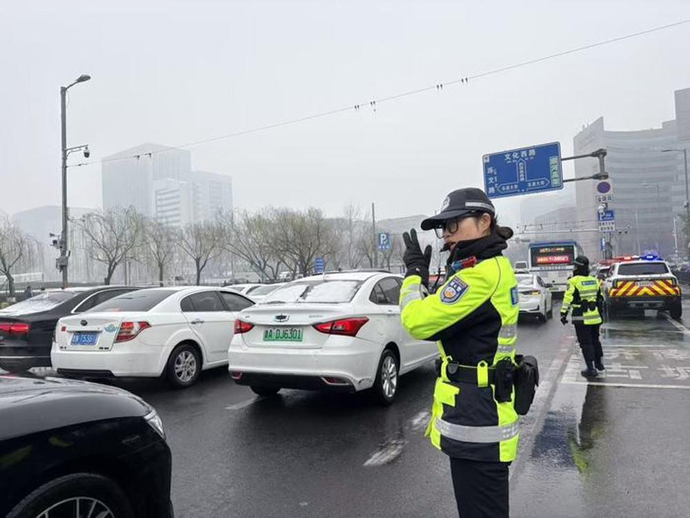 花灯会期间趵突泉景区明确无人机禁飞要求，多部门联动守护市民赏灯平安路→-app/