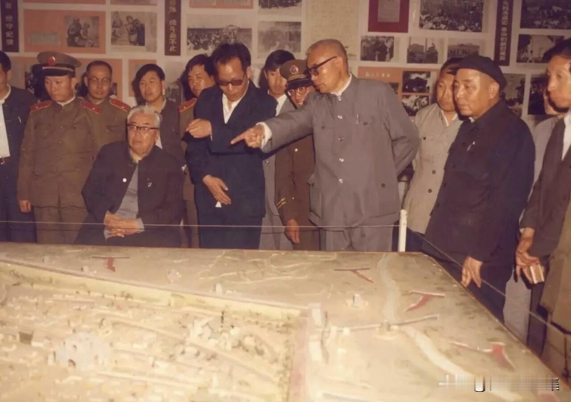 1986年5月，时任最高人民检察院检察长杨易辰在山西省临汾地区视察工作期间，专程