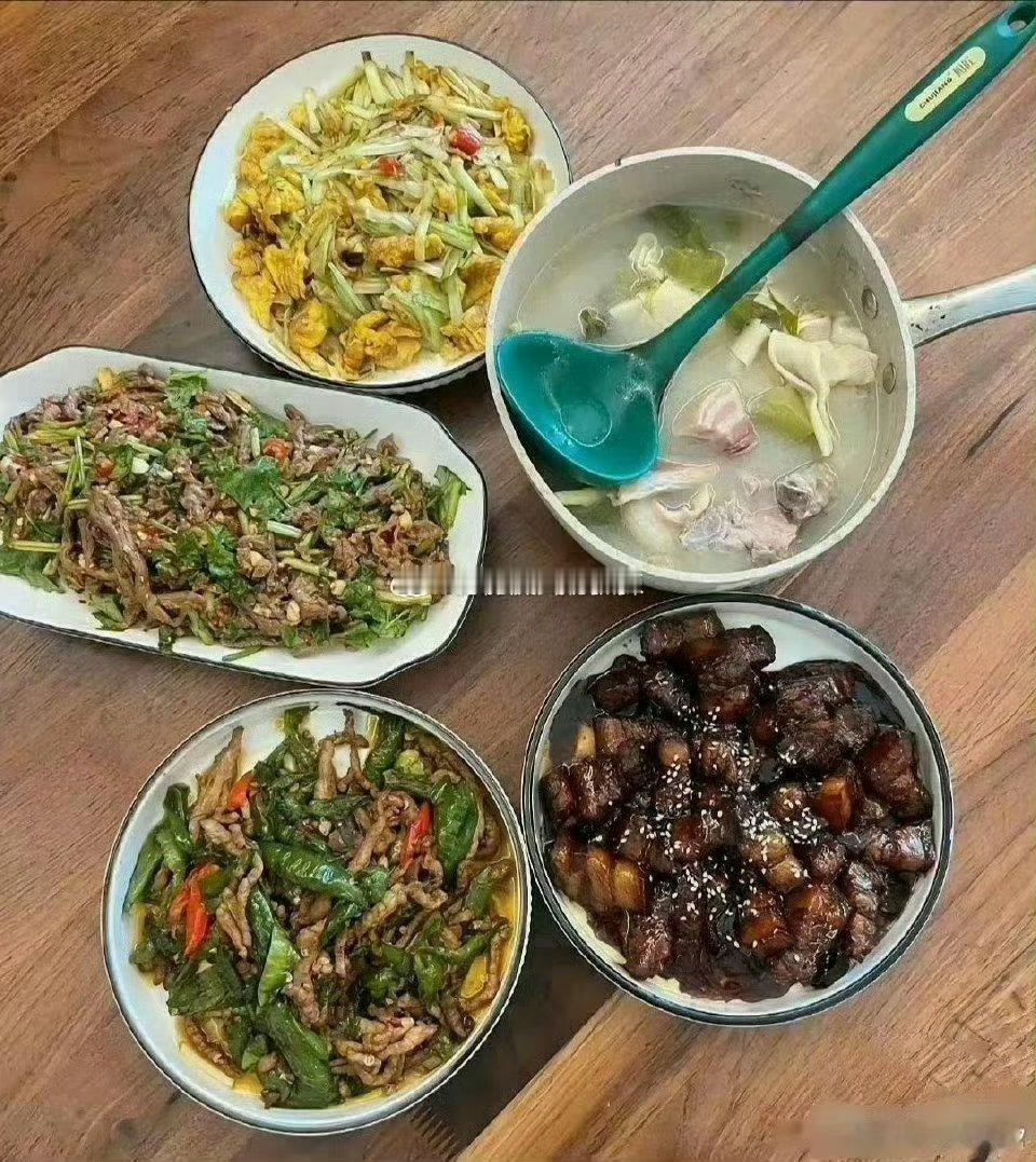 一个是妈妈做的饭 一个是婆婆做的饭这差距… 
