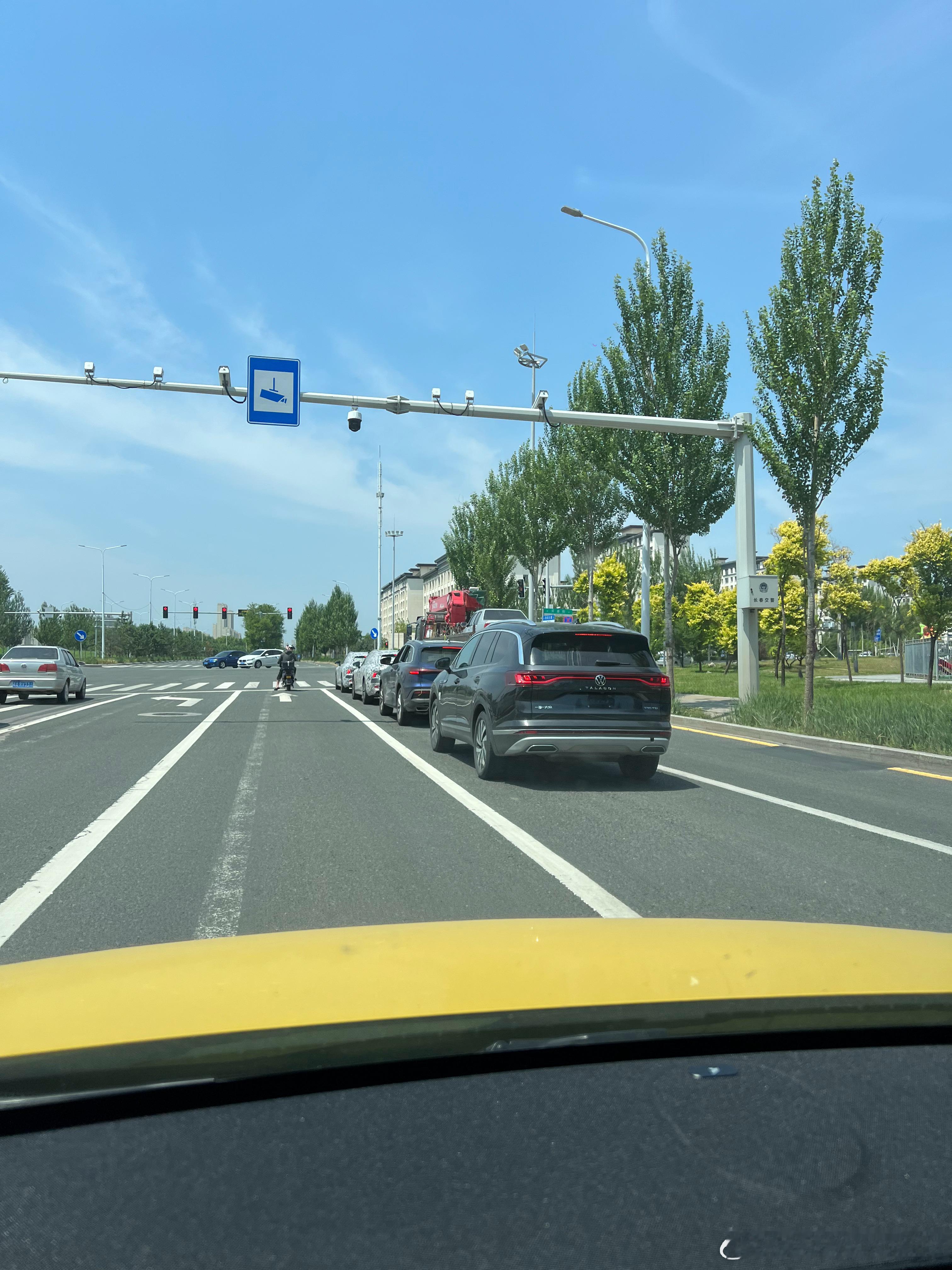 偶遇一汽大众路试车队，我一看，这不是全新A6 Avant吗[嘻嘻]奥迪A6 av