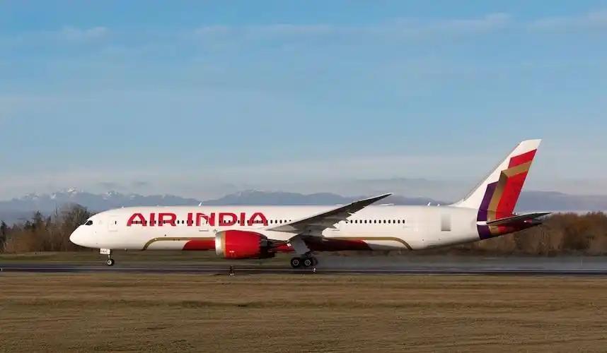 巨亏23亿美元。印度航空（Air India）在2025-26财年交出的这份成绩