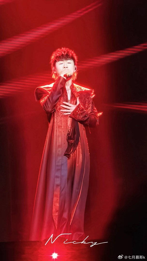 胡彦斌回应演唱会被万人齐喊歌王 哈哈斌哥嘴上说怕不灵，脸上的笑可藏不住呀😆！这