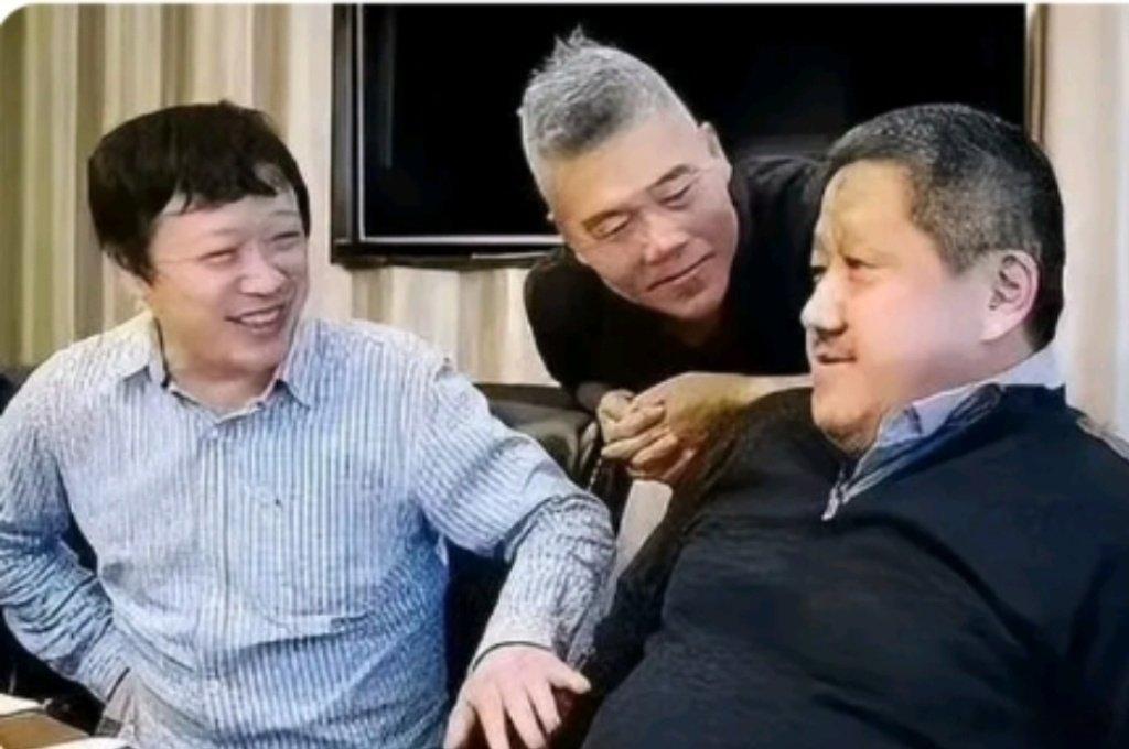“倒胡”狂飙中，怎么能少了司马南？自胡锡进“问了周围财经专家”，说了句“他们认为