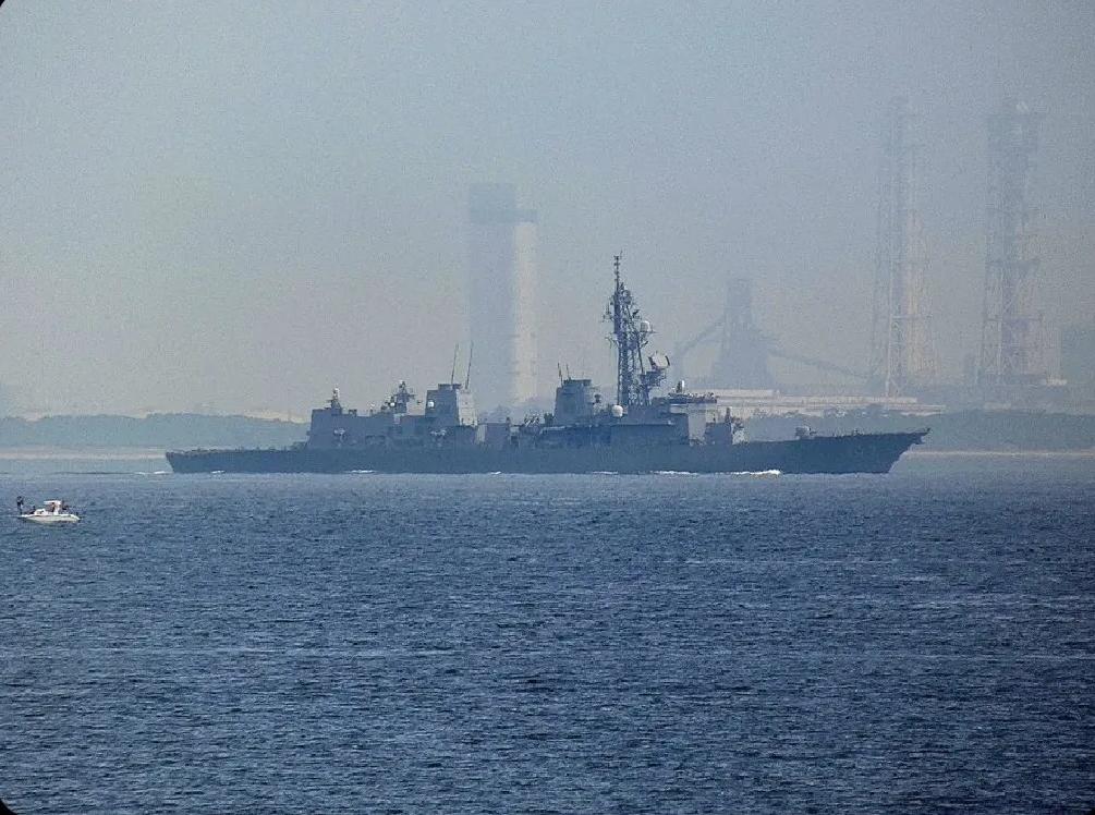 日军舰过航挑衅，低速航行长时间停留，别有用心

4月中旬，日本海上自卫队一艘军舰