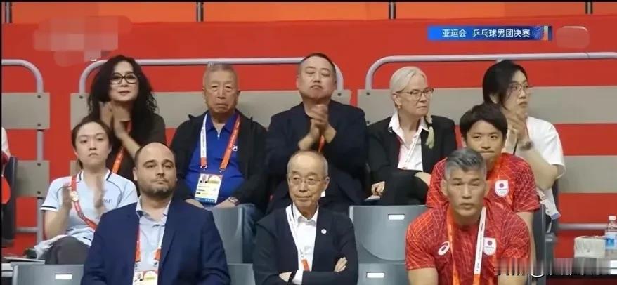 😮‍💨刘国梁太让人心疼了！


名古屋亚运会乒乓球男团决赛，中国队2比3不敌