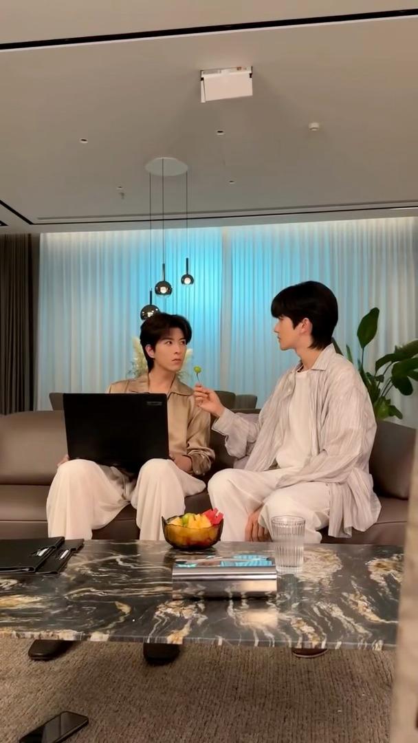 既然如此，给你们看看以前放出来的青提吻 