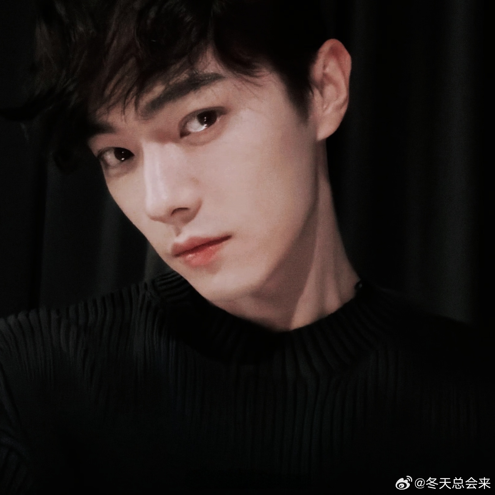 许凯立冬自拍照自拍的神，帅得给全宇宙了[哈哈] ​​​