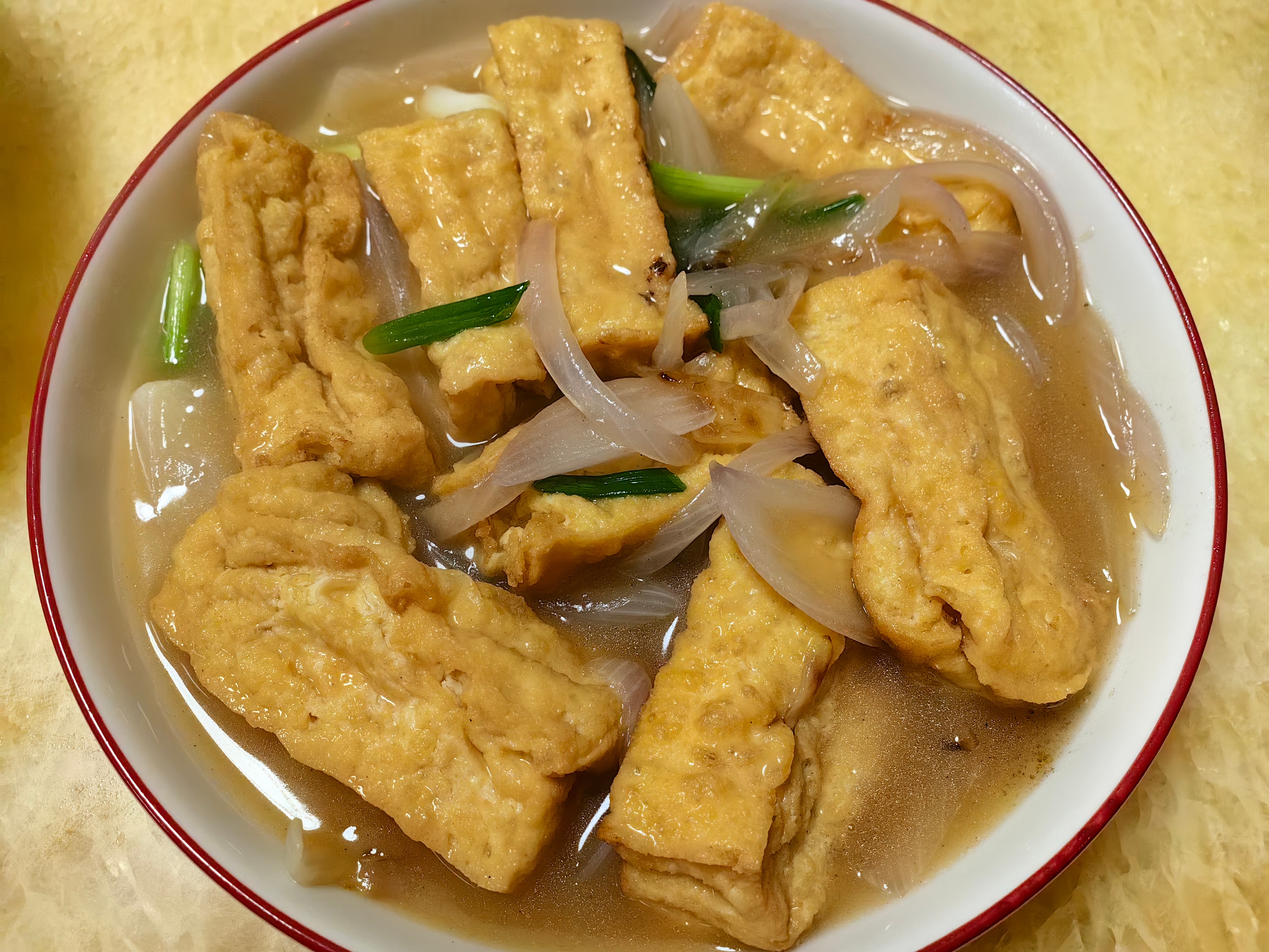家常菜 鸡蛋炒广东菜心，鲍鱼汁豆腐煲，红烧排骨莲藕，清蒸小鲈鱼。 