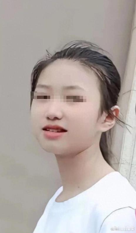 深圳到邵阳的高铁上，王女士攥着手机里没发出去的 200 块转账，眼泪把屏幕浸得模