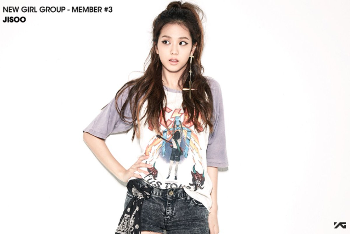 十年前的本日，Jisoo 被正式宣布为 BLACKPINK 的成员。 