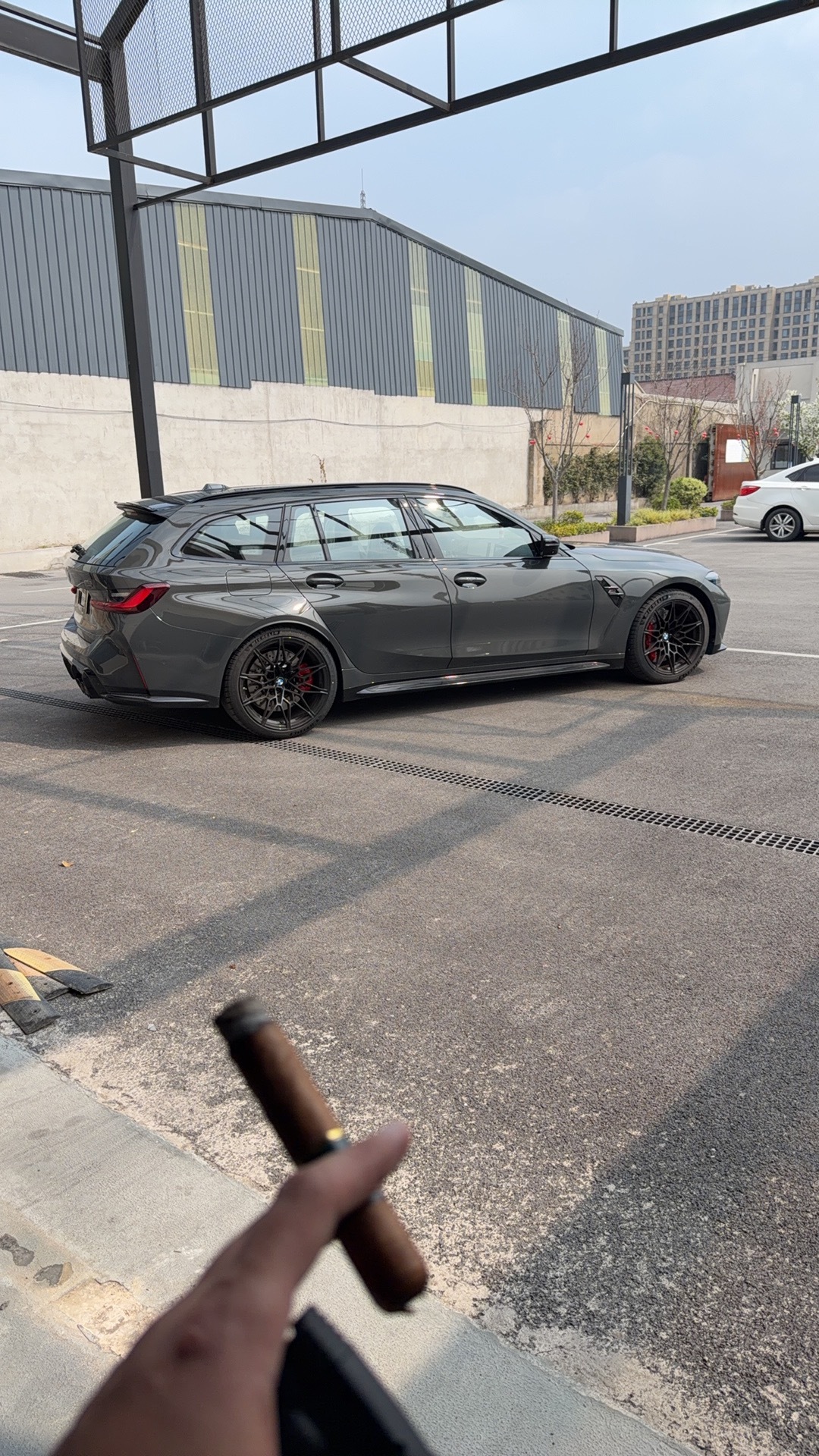 旅行车里的河北彩花，好久没有这么强的心动感了 