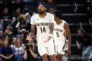 据NBA分析网记者詹姆斯皮尔西报道，本赛季鹈鹕常规赛表现相对稳定，但玻璃人锡安的