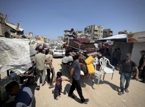 中东局势彻底爆发！美军的地面部队眼看就要出动了，结果伊朗最高领袖来了个“只闻其声