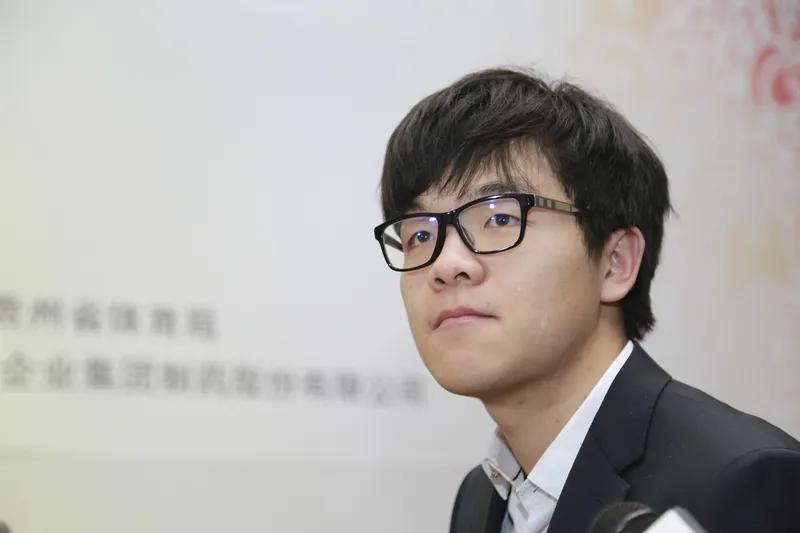 在第29届LG杯世界围棋棋王战中，柯洁从比赛结果看是输了，但从精神层面等角度来说