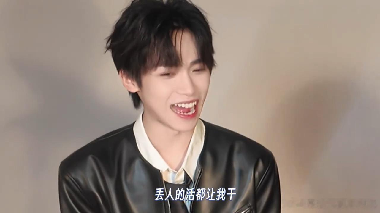 梓渝抽象幕后梓渝丢人的活都让我干 ​​​好的呢宝贝 ​​​