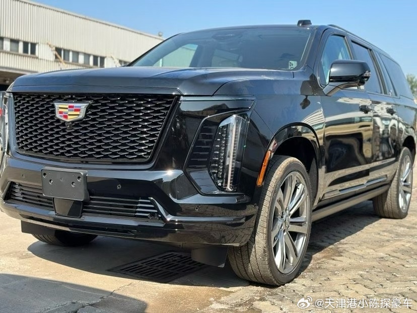 凯雷德 25款 6.2L 加长 运动铂金行政座椅::二排座椅通风、加热、按摩，6