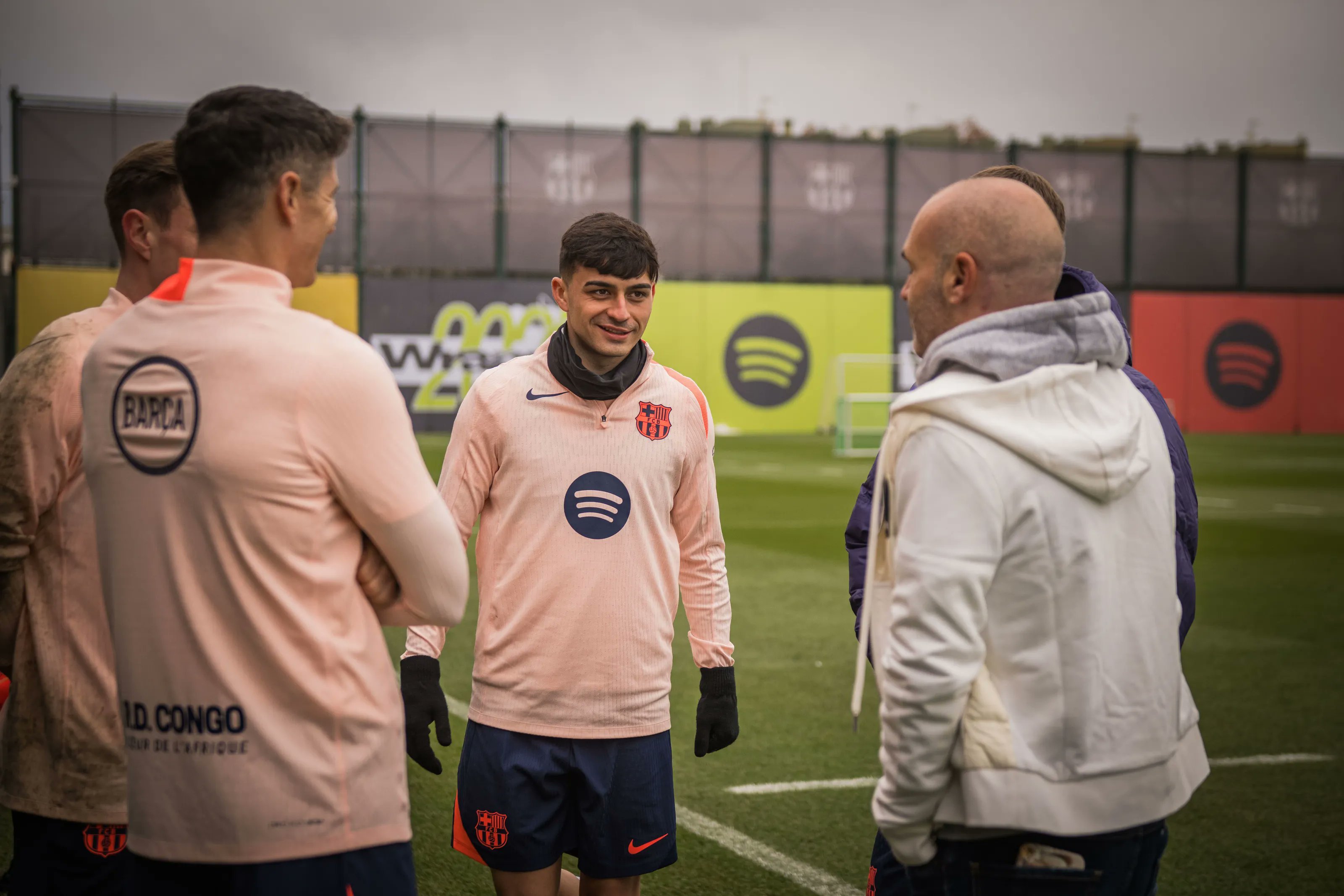 伊涅斯塔回家看看❤️💙巴萨热点现场至死不渝红蓝魂