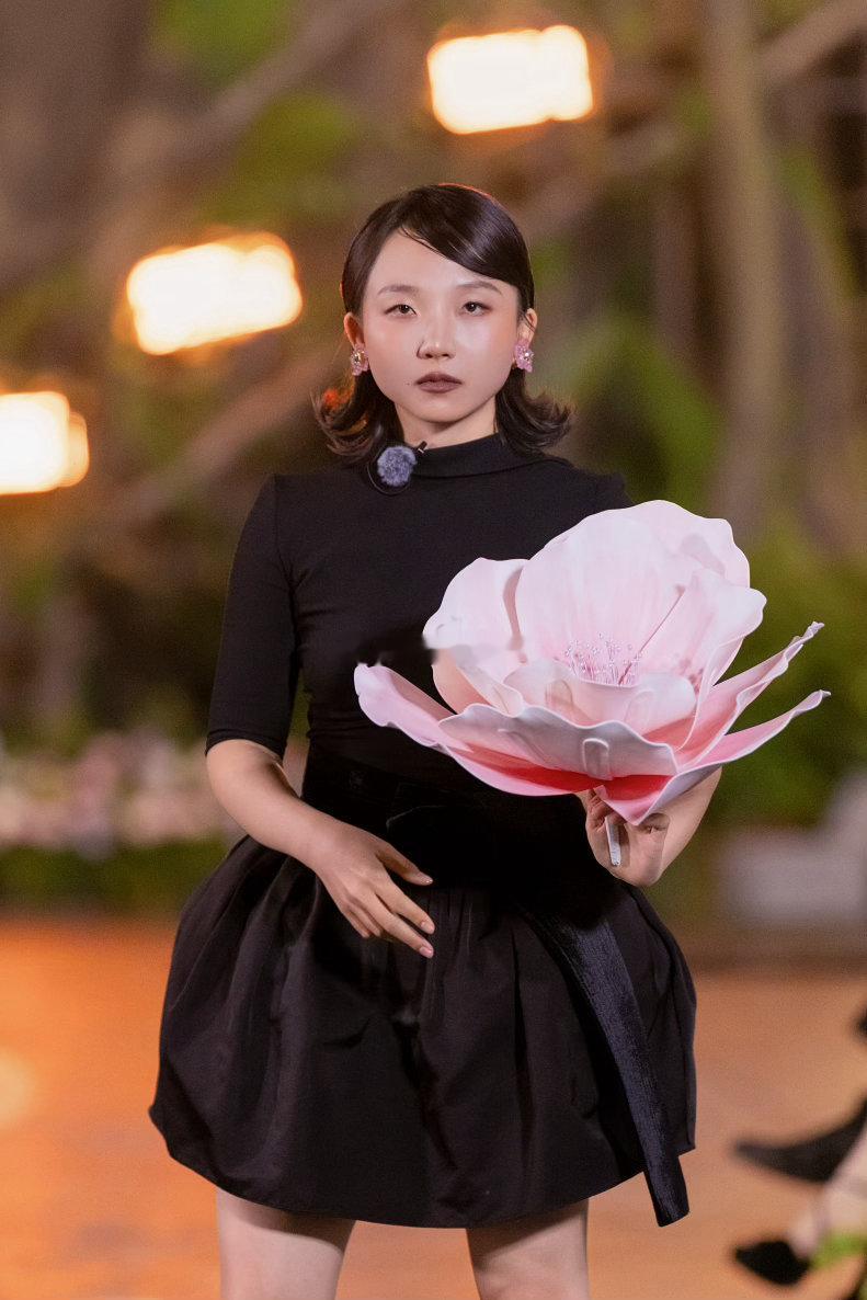 李嘉琦桃花坞新中式大片李嘉琦新中式大片国风与综艺碰撞出别样火花，李嘉琦桃花坞新中