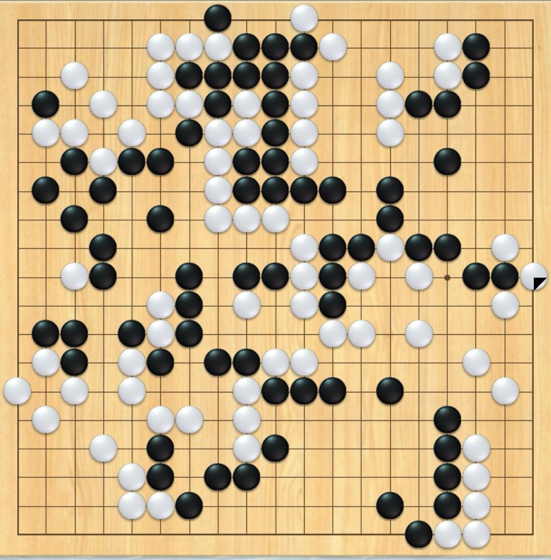 黑先，我想了很多，白棋无法既保住右边三子，又中腹大龙不被杀。你有什么妙手吗？