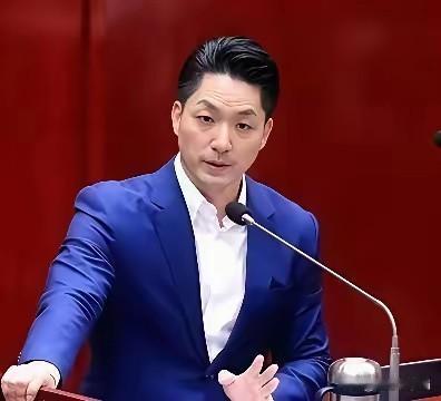 蒋万安对毒油事件说，我们到底吃下多少毒油，民众到现在，没有办法得到一个清楚的说明