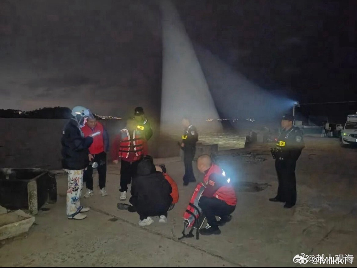 玉环蛟龙救援队深夜悬崖生死营救深夜悬崖惊魂两小时，玉环蛟龙救援队冒险出击，成功救