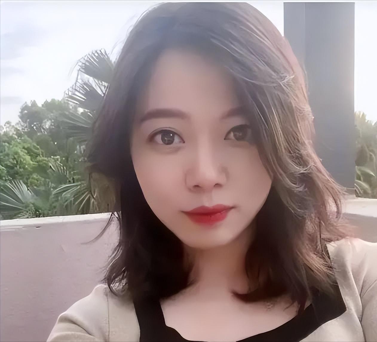 柳州柳南工信局梁局长陷入了一场绯闻之中，与情妇蓝兰的聊天记录被他的妻子挖了出来，