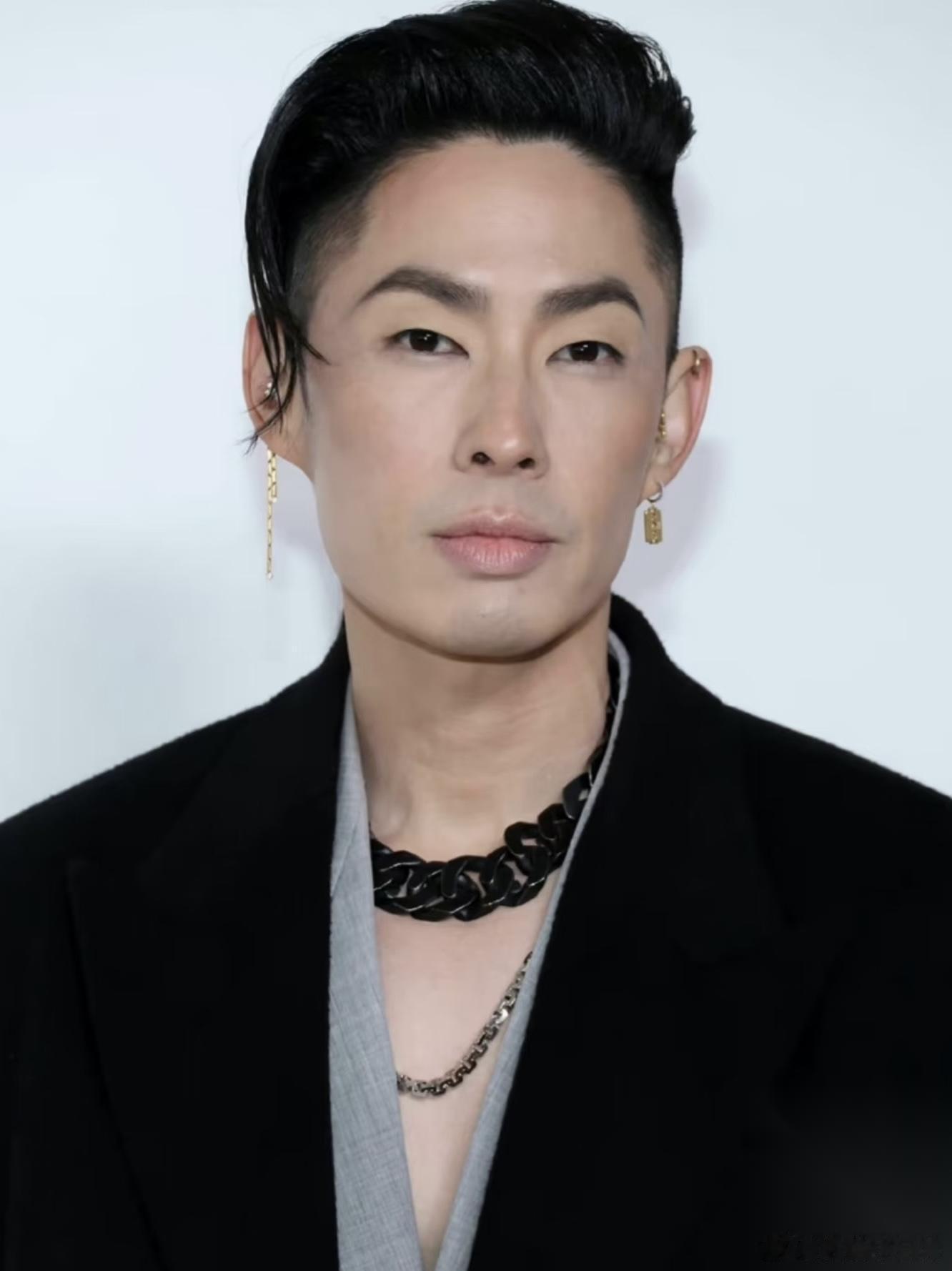 吴建豪藏不住的婚姻执念，一段遍体鳞伤的过去，拦不住他再踏入婚姻 很多人看完吴建豪
