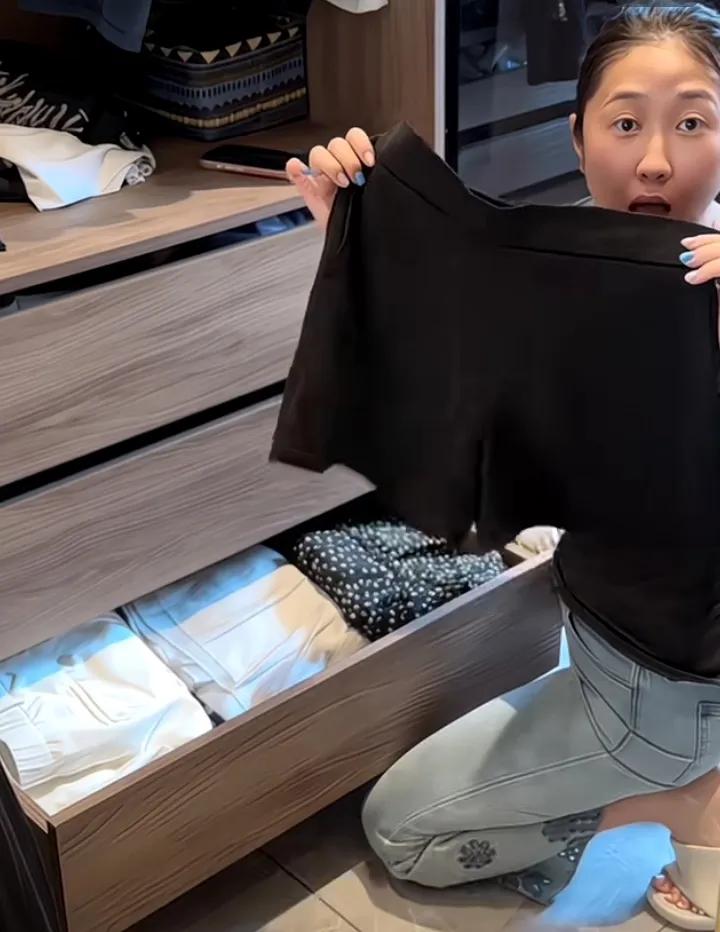 原来王梓嘉两口子没说谎，小楠透露王亮确实不让她穿短裙，小楠翻出短裙，在镜头前抱怨