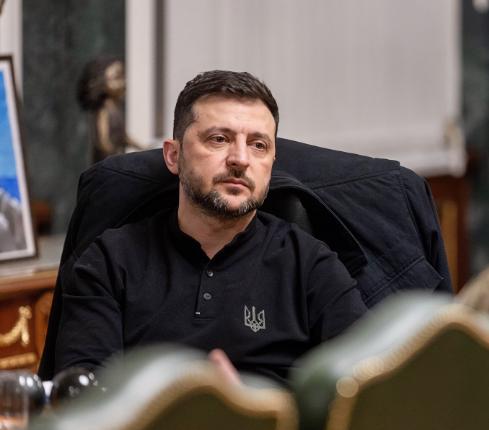 美乌谈判结束，泽连斯基很开心。  
 
当地时间11月30日，美国前总统特朗普在