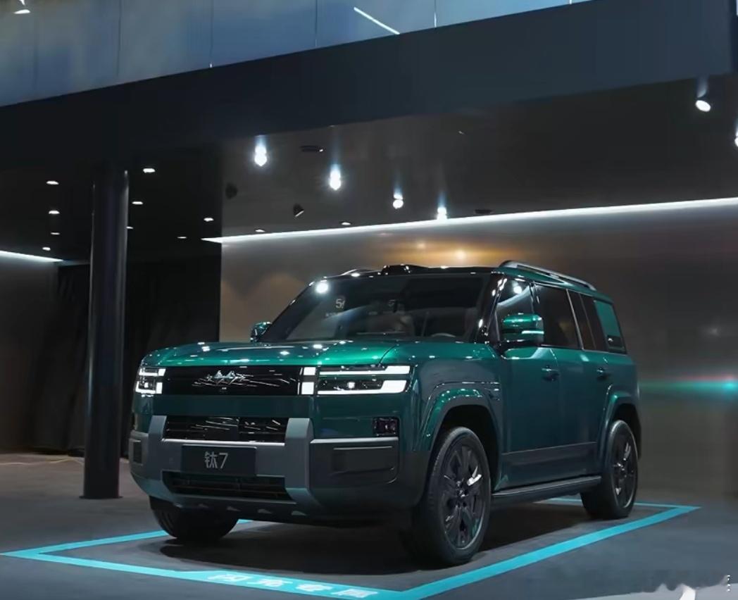 方程豹钛7EV闪充版上市发布会方程豹方程豹钛7 月销超两万的方程豹钛7要上纯电版