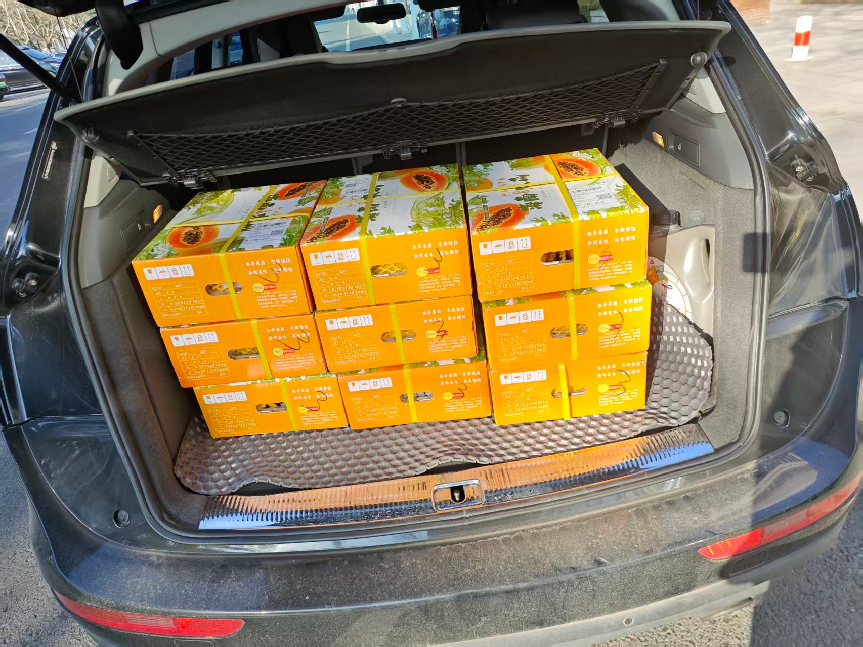 由于要考虑路上运输的时间，我们不会在木瓜全熟的时候才发走。发的时候是半熟的。大家