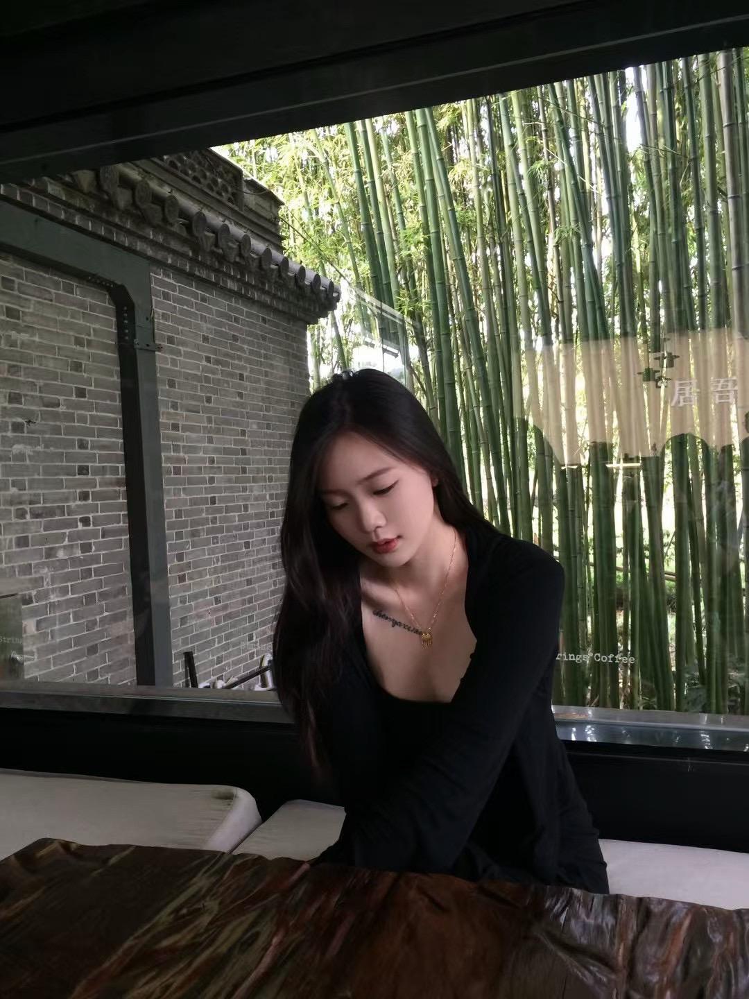糟糕还是幸运呢 我已经习惯坐你的车回家了 要是有一天向左看不是你的那张...