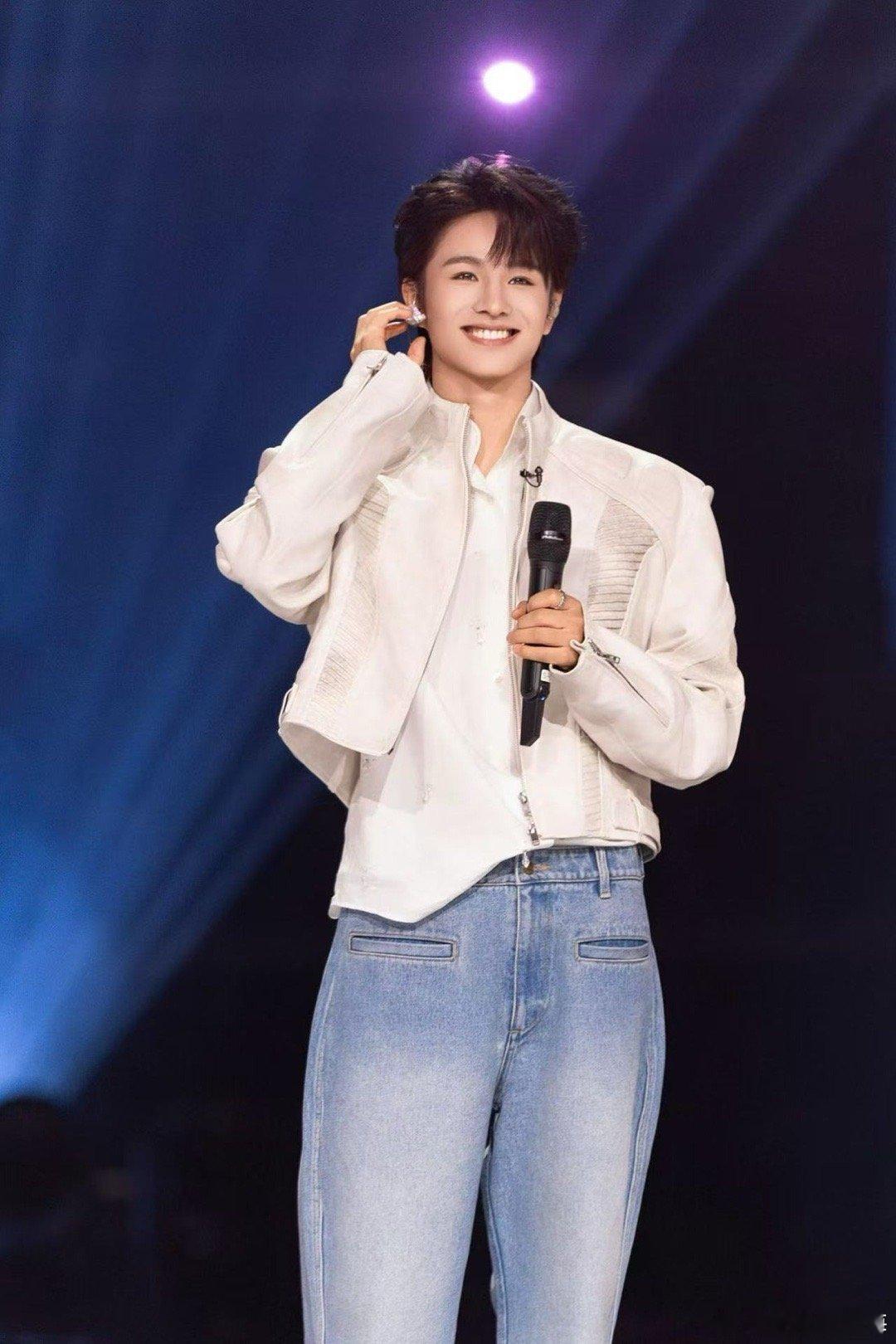 全阵容曝光！张艺兴、吴世勋、朴灿烈领衔染色体家族，12月31日香港西九文化区见！