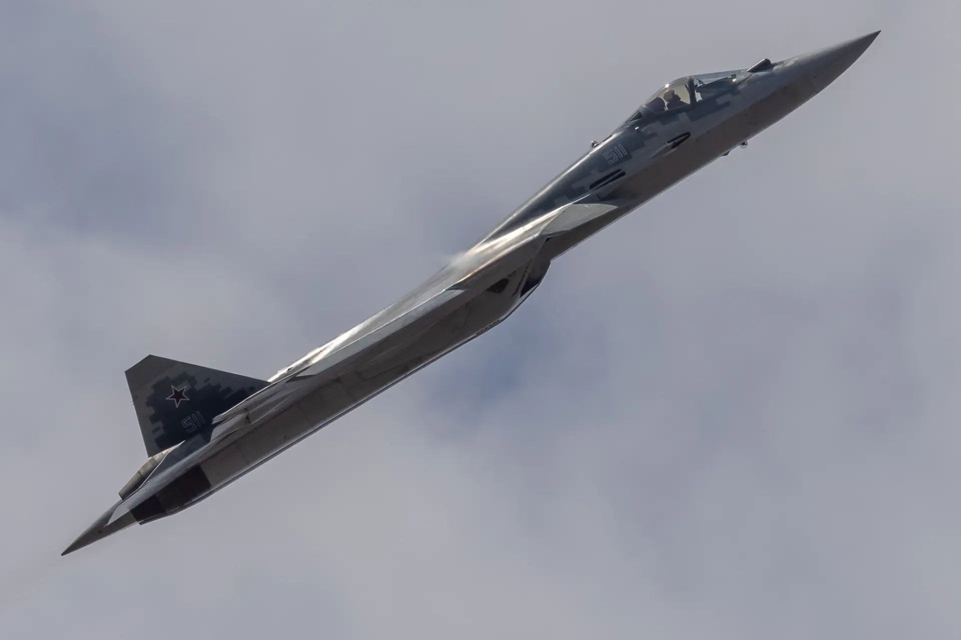 苏-57E将携全新武器亮相埃及航展2026年9月3日，塔斯社报道：俄罗斯第五代战