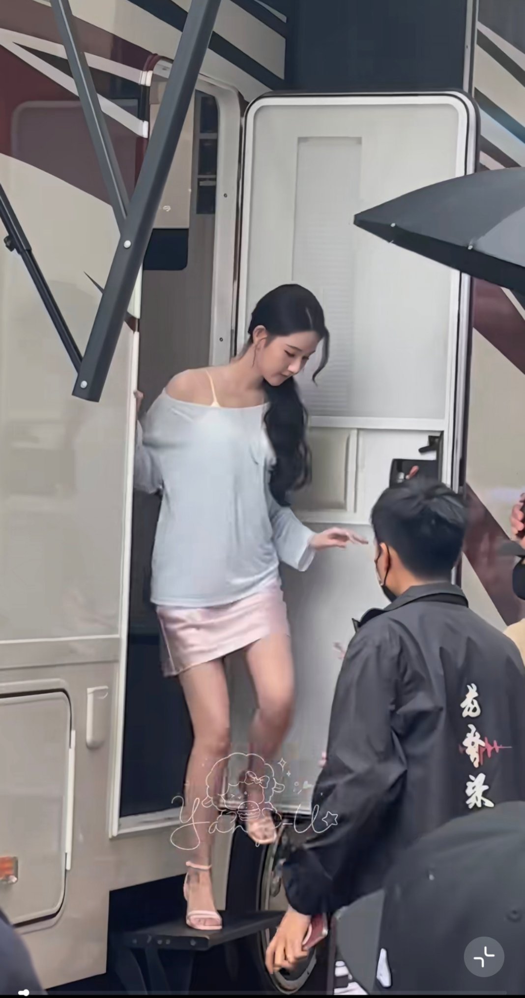 王玉雯小城春色路透的18套造型👇，这部剧造型师审美咋样？ 