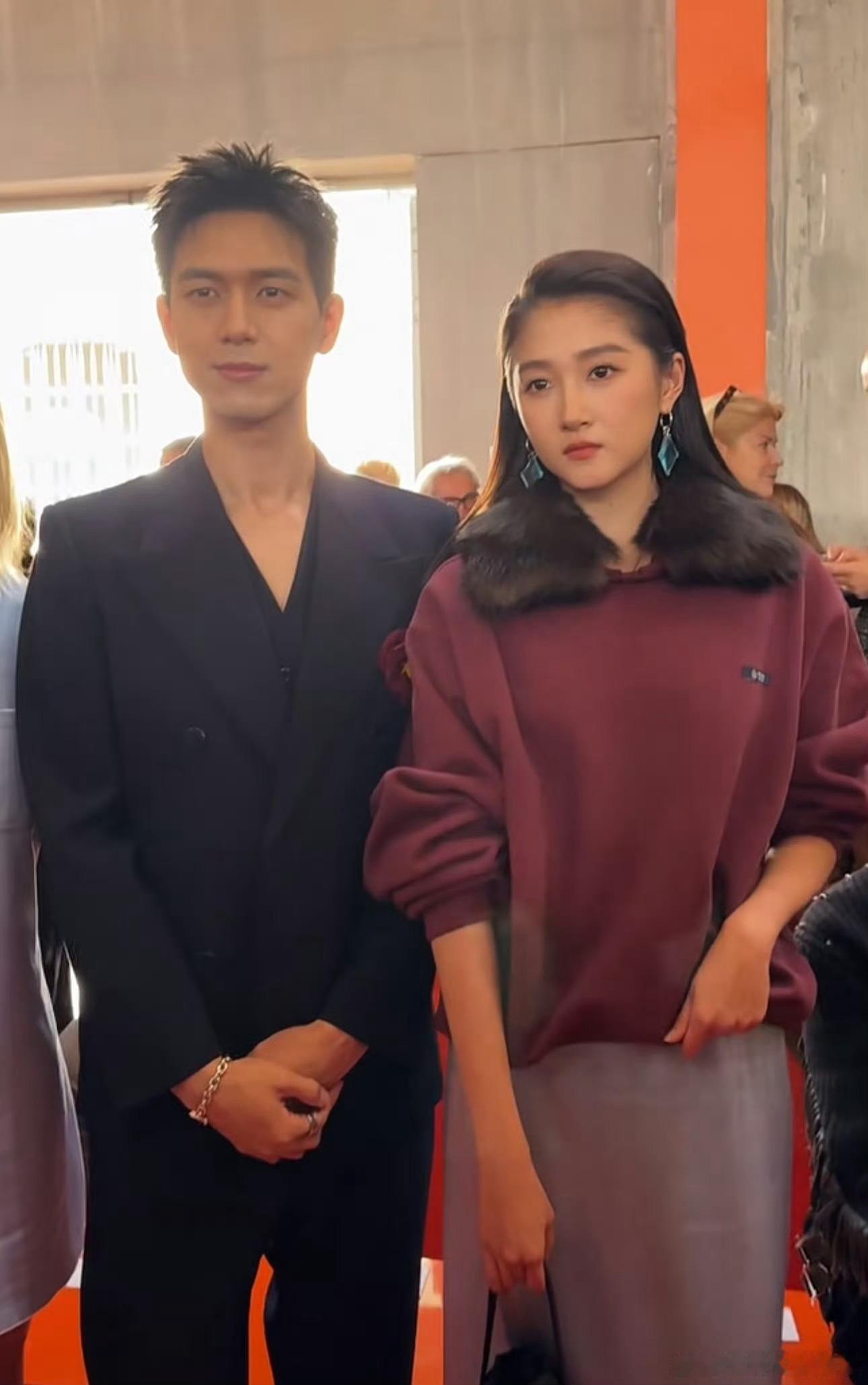 李现、关晓彤时装秀同框，第一眼看到谁 ​​​