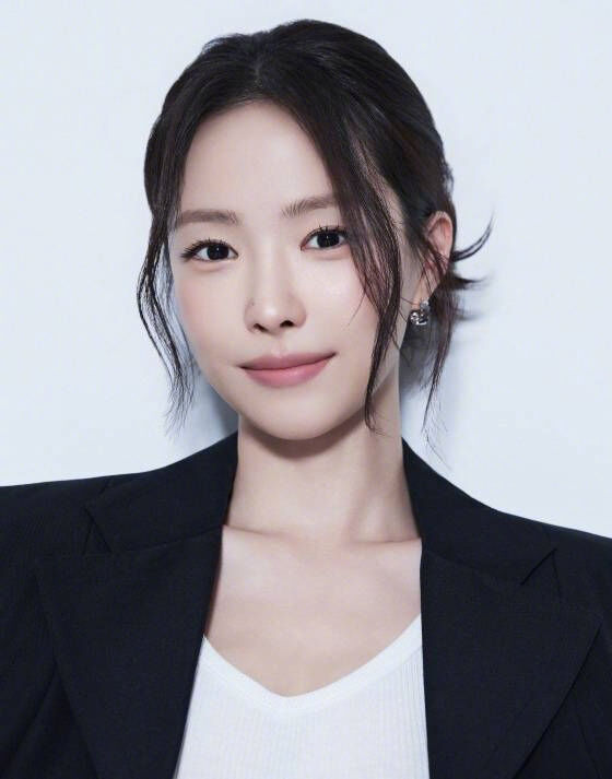 孙娜恩 有望出演MBC新剧恶女皇后 （宫里住着狗花），合作朴恩斌金载原 。孙娜恩