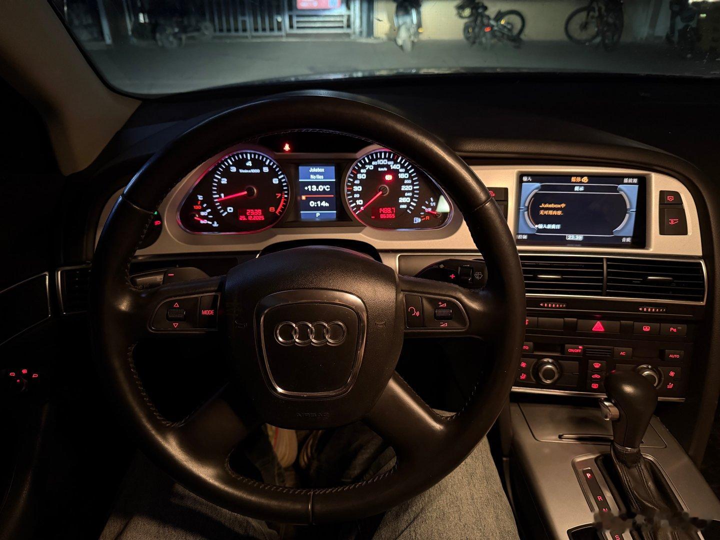 昨晚收快递之2011 A6L C6PA2.0T 8万公里 黑内